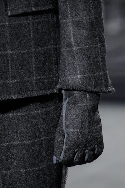 Look 60